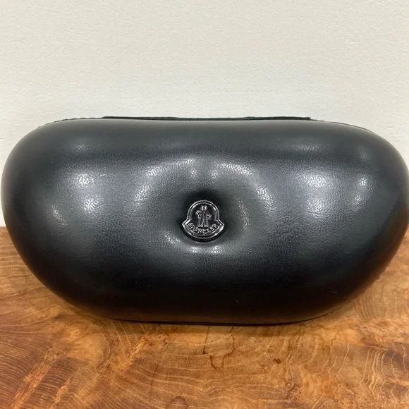 Moncler Black leather sunglasses Case - Picture 1 of 11